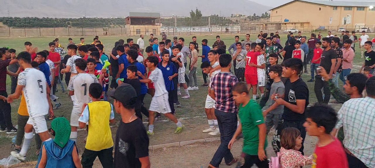 تبریک رئیس اداره ورزش وجوانان شهرستان بهمئی درپی صعودتیم فوتبال شاهین بهمئی