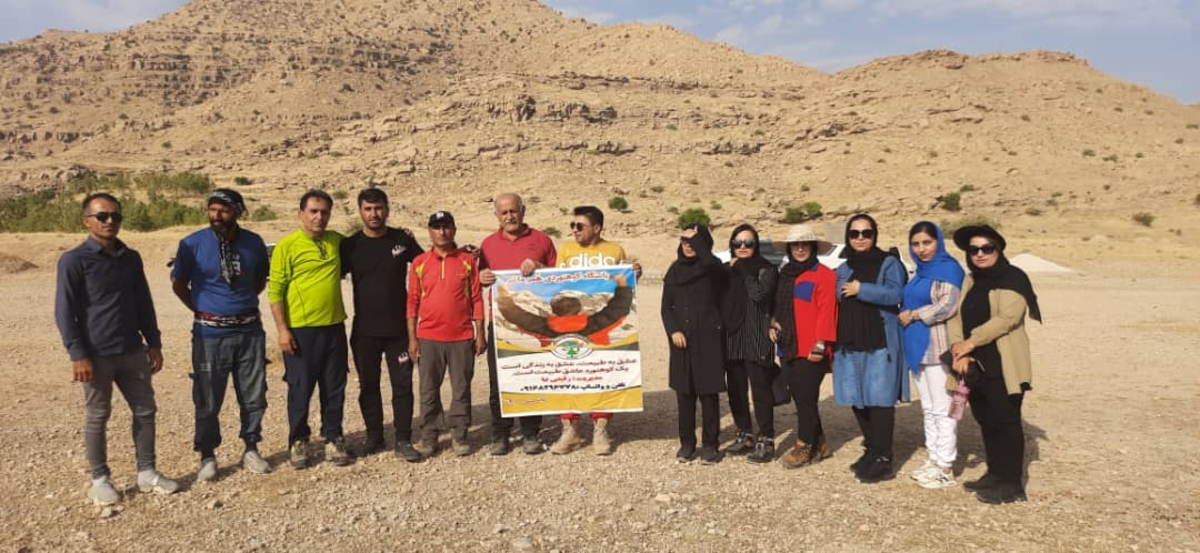 بمناسبت هفته دفاع مقدس هیئت کوهنوردی شهرستان بهمئی برگزارکرد