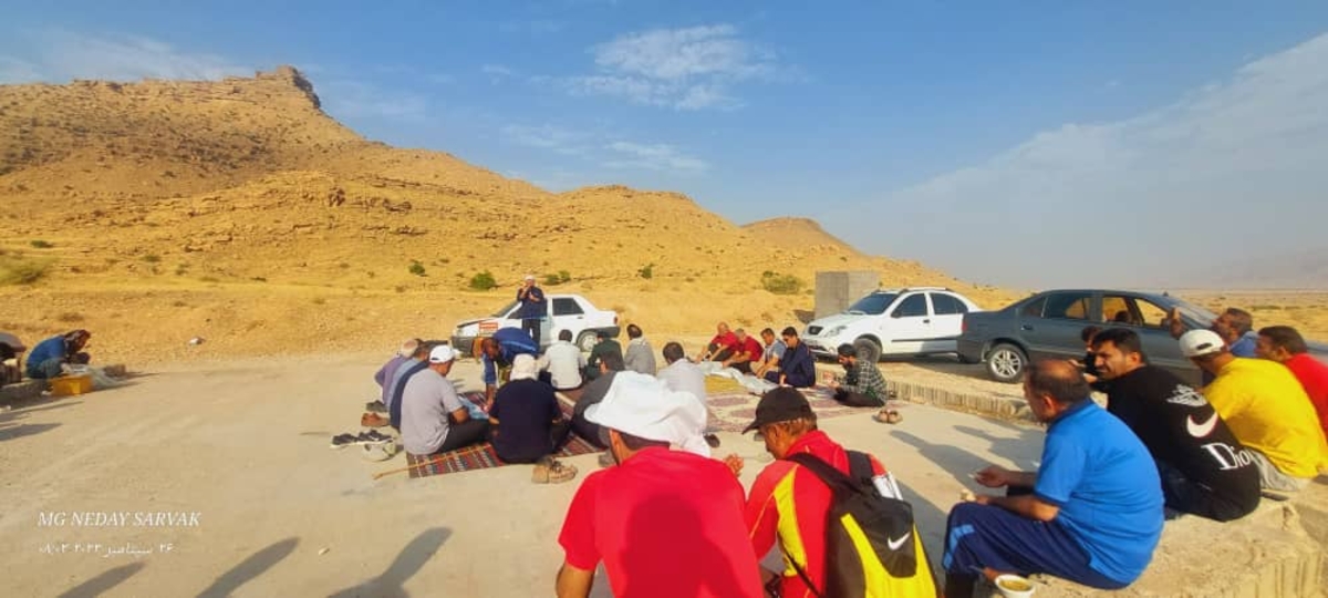 بمناسبت هفته دفاع مقدس هیئت کوهنوردی شهرستان بهمئی برگزارکرد